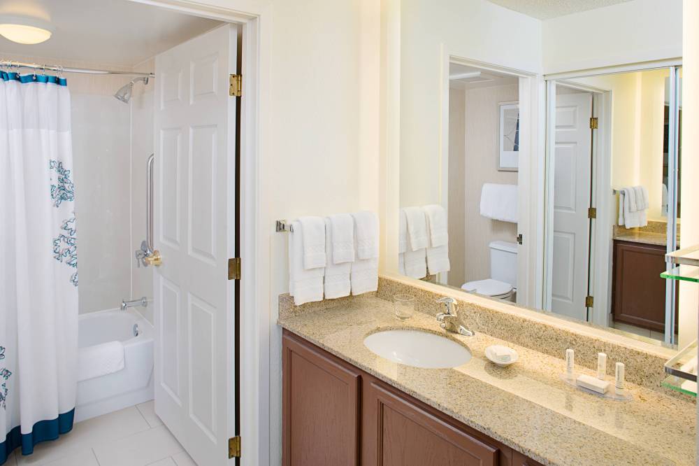 Suite Bathroom