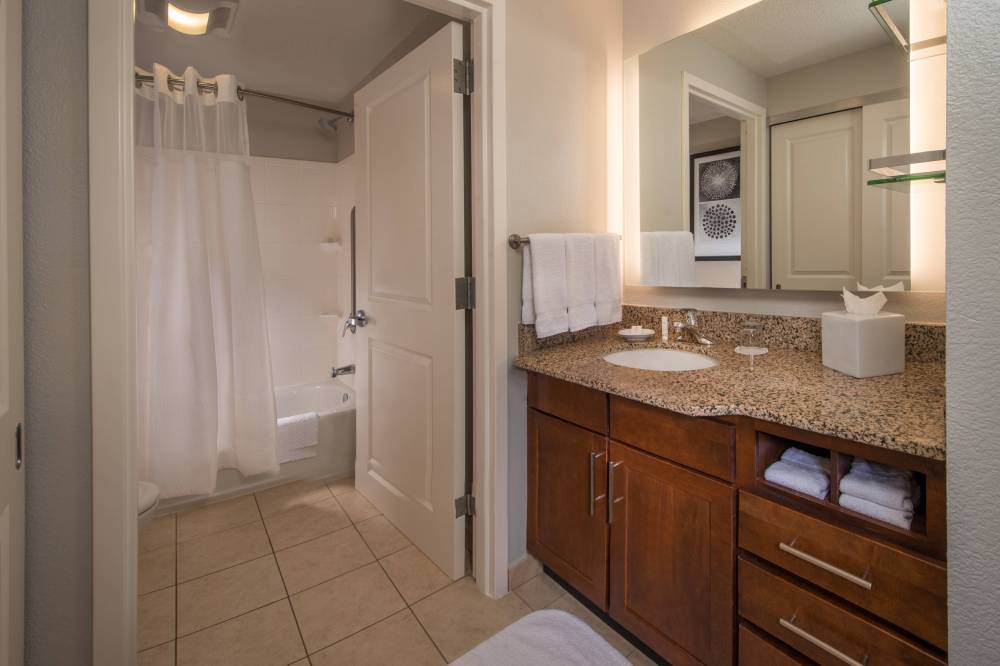 Suite Bathroom