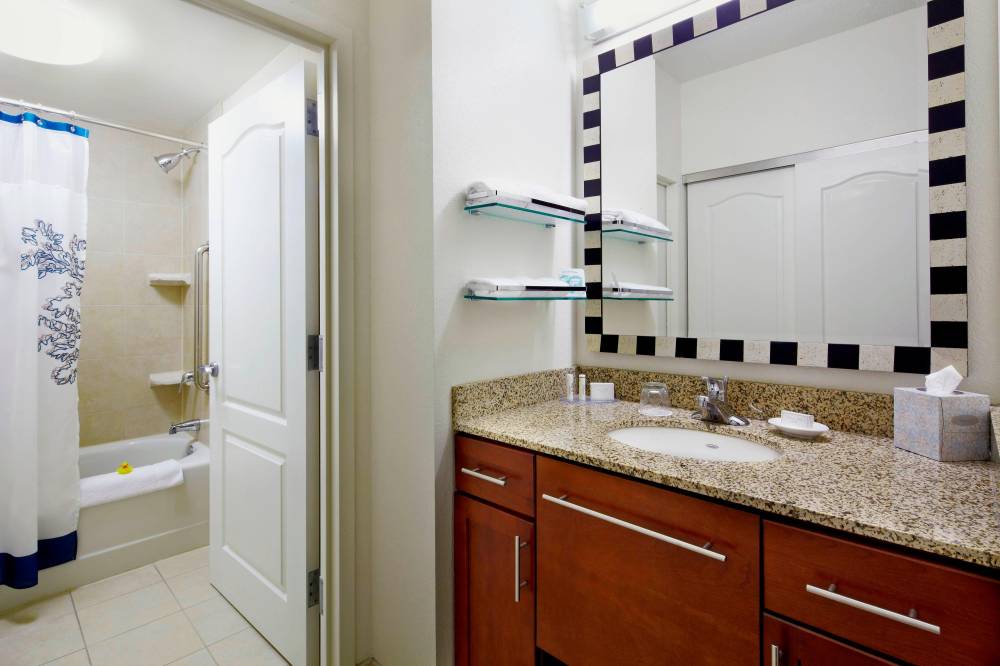 Suite Bathroom