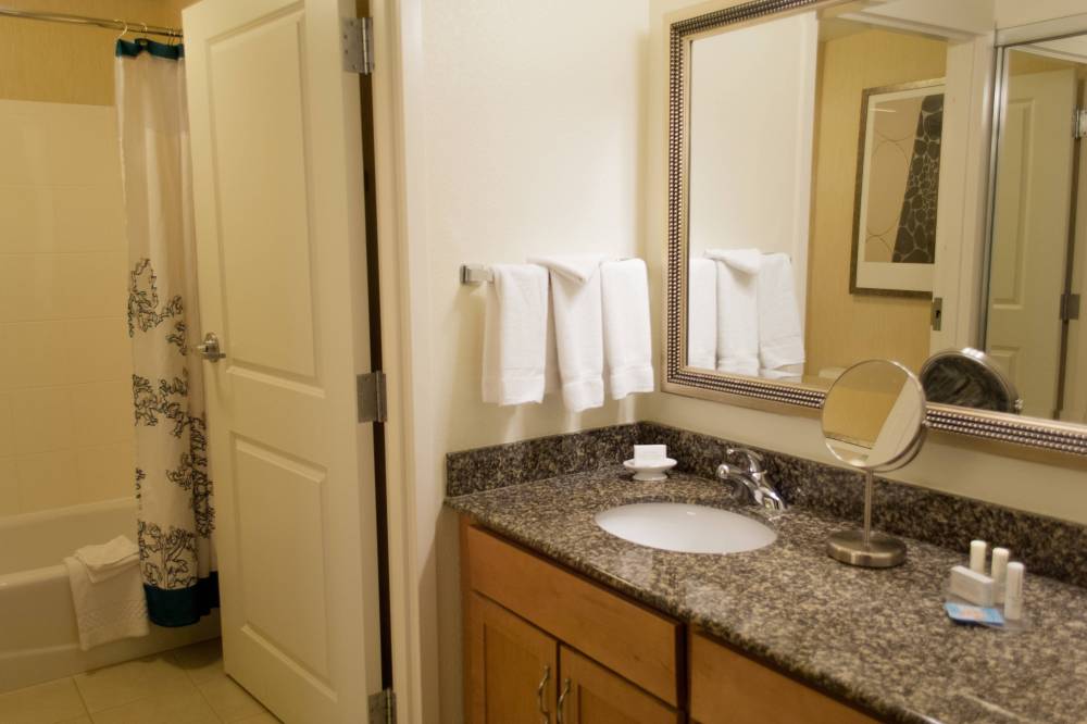 Suite Bathroom