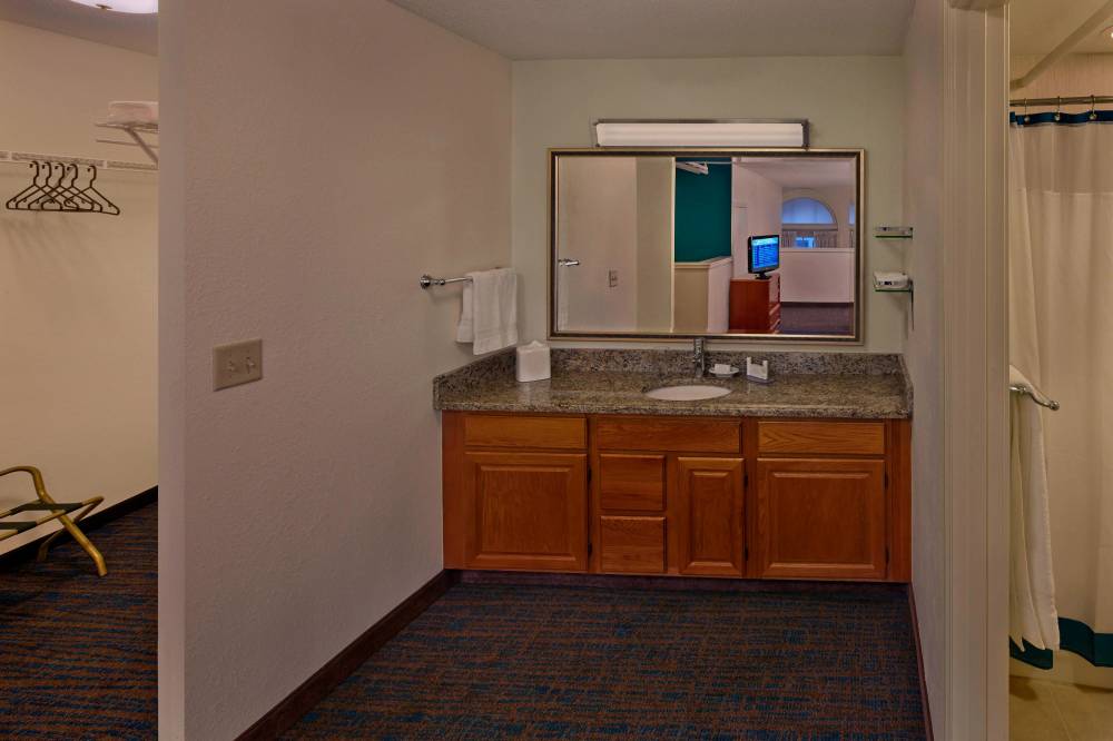 Suite Bathroom