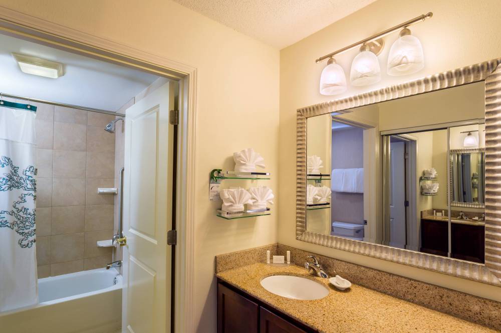 Suite Bathroom