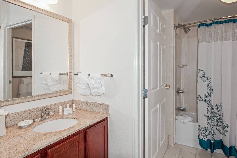 Suite Bathroom