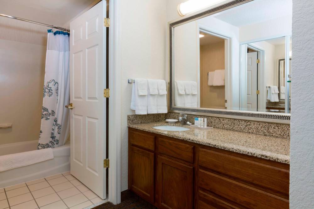 Suite Bathroom