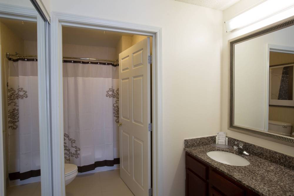 Suite Bathroom