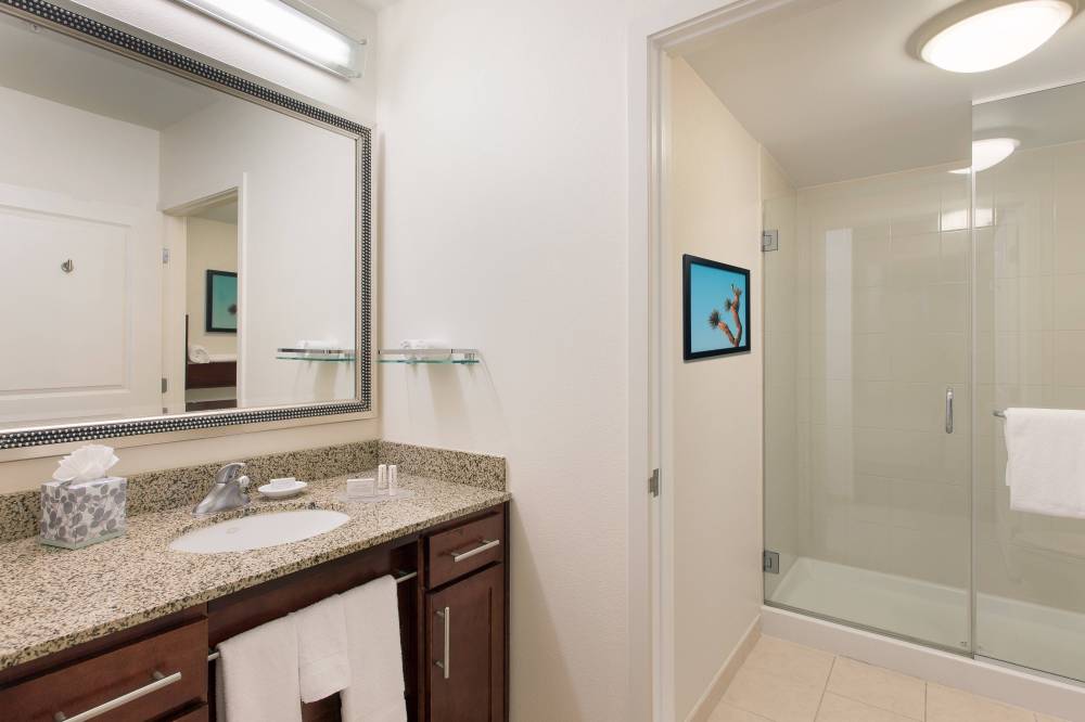 Suite Bathroom