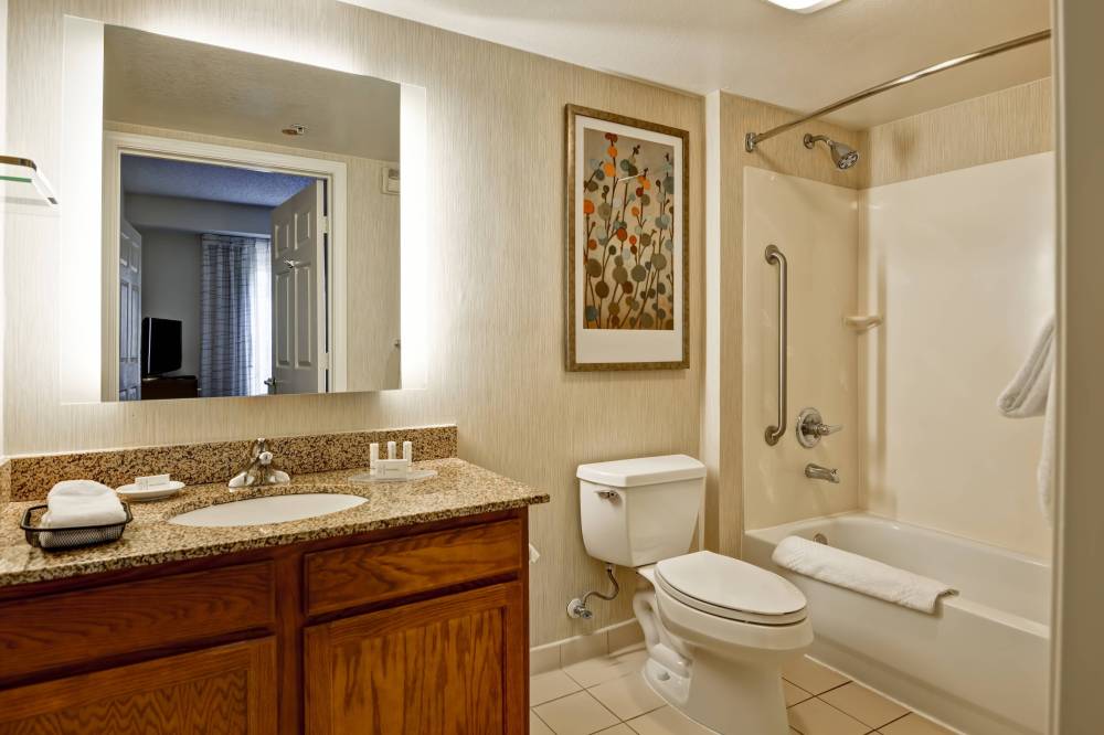 Suite Bathroom