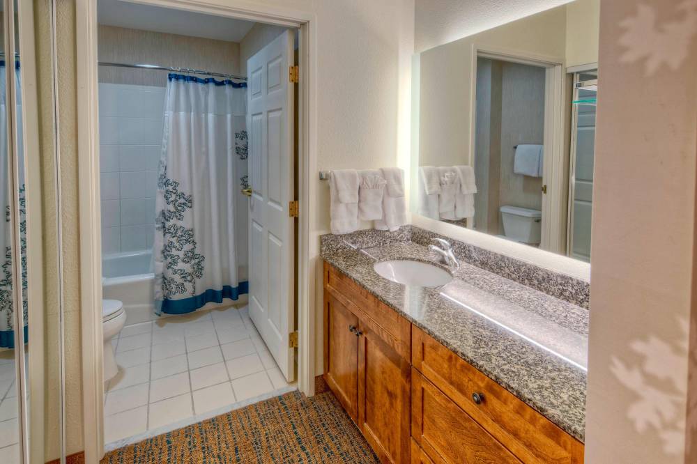 Suite Bathroom