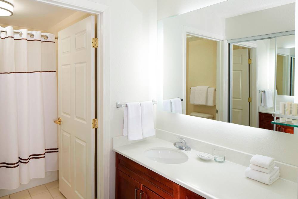 Suite Bathroom