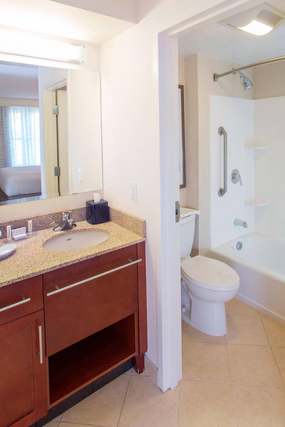 Suite Bathroom