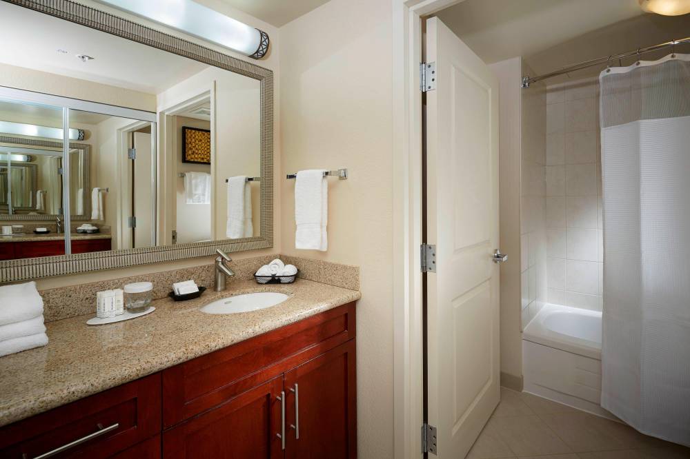 Suite Bathroom