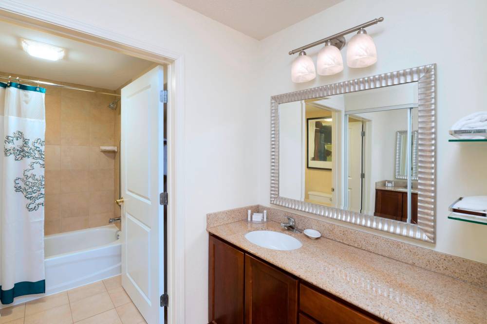 Suite Bathroom