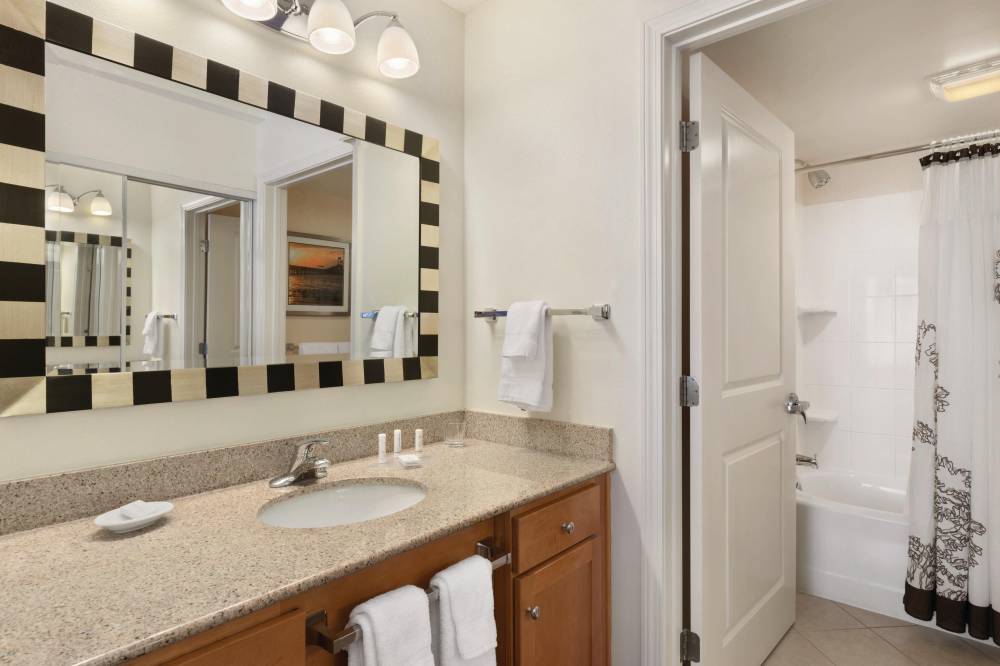 Guest Suite Bathroom