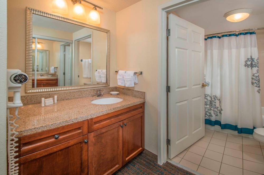 Suite Bathroom