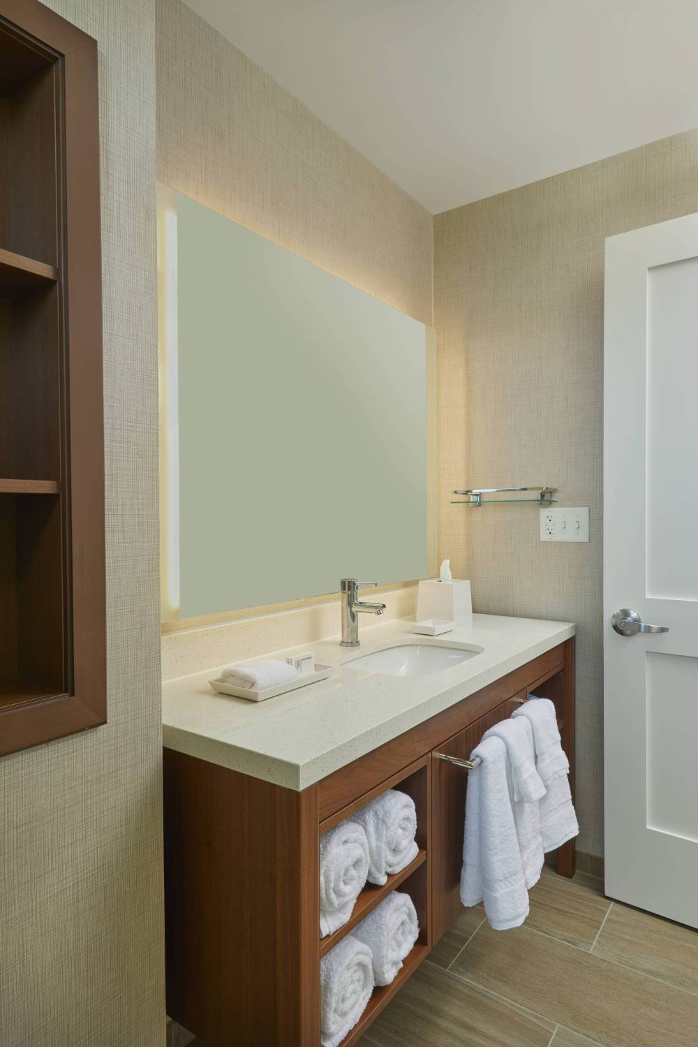 Suite Bathroom