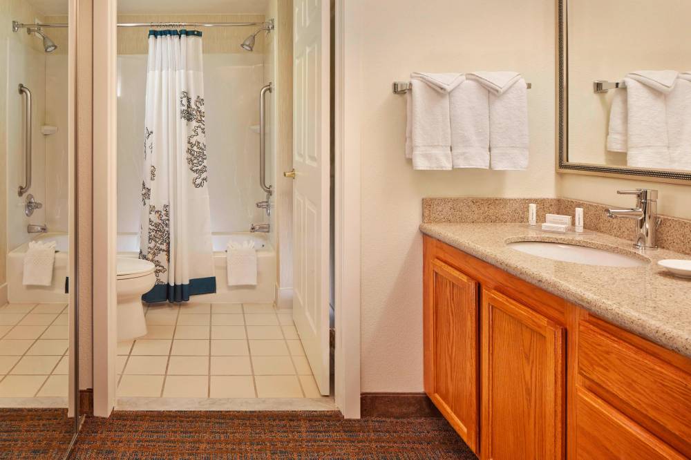 Suite Bathroom