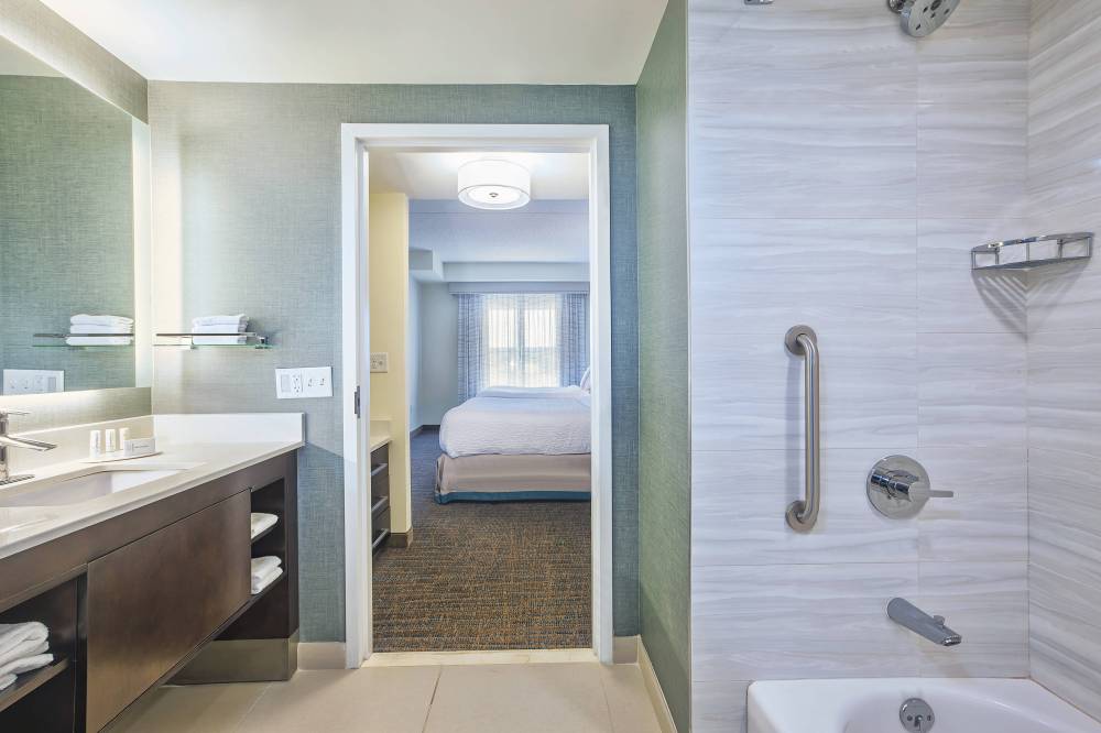 Suite Bathroom