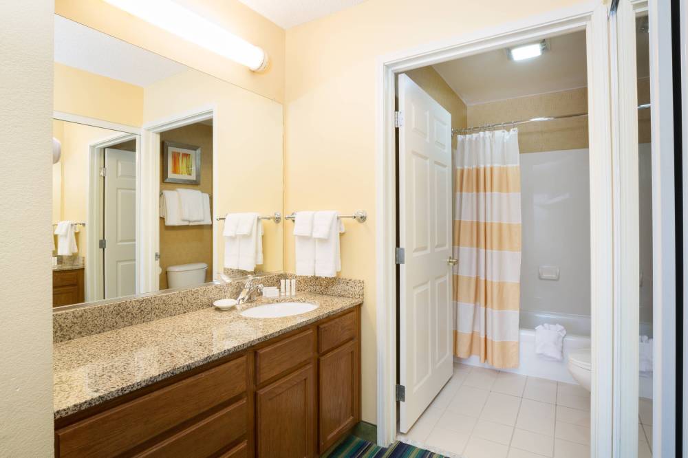 Suite Bathroom