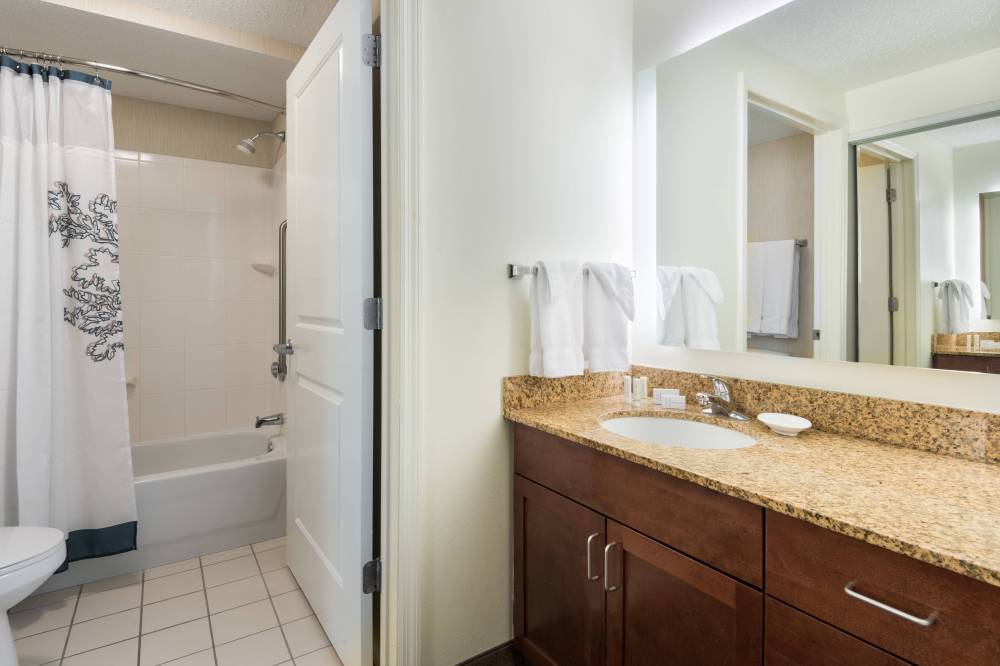 Suite Bathroom