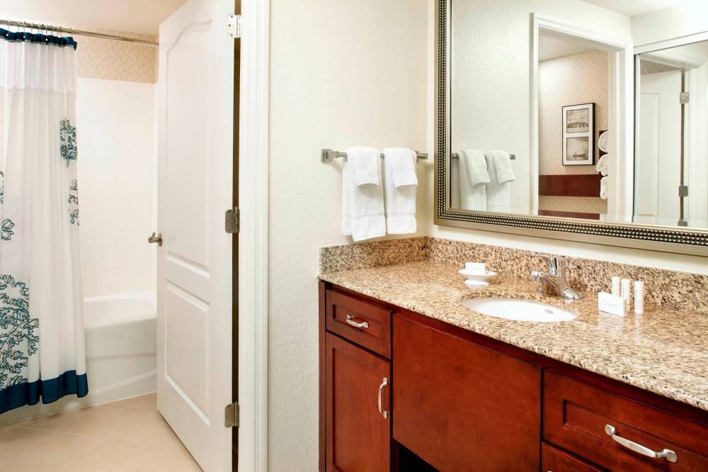 Suite Bathroom