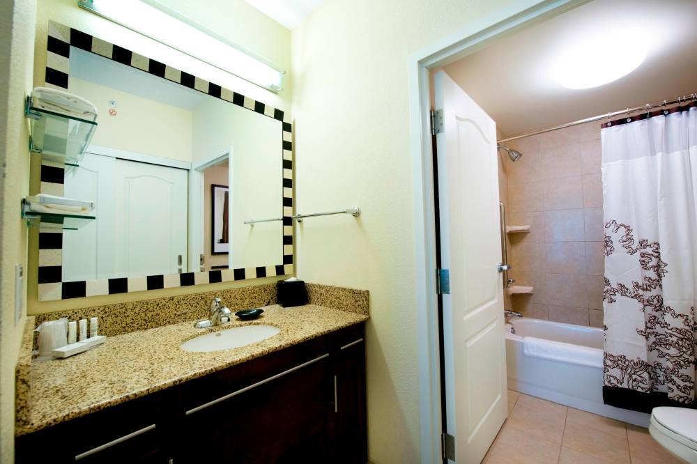 Suite Bathroom