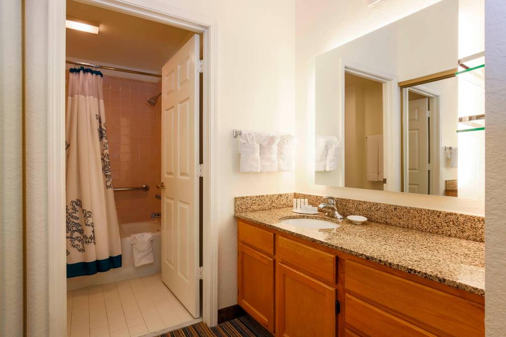 Suite Bathroom