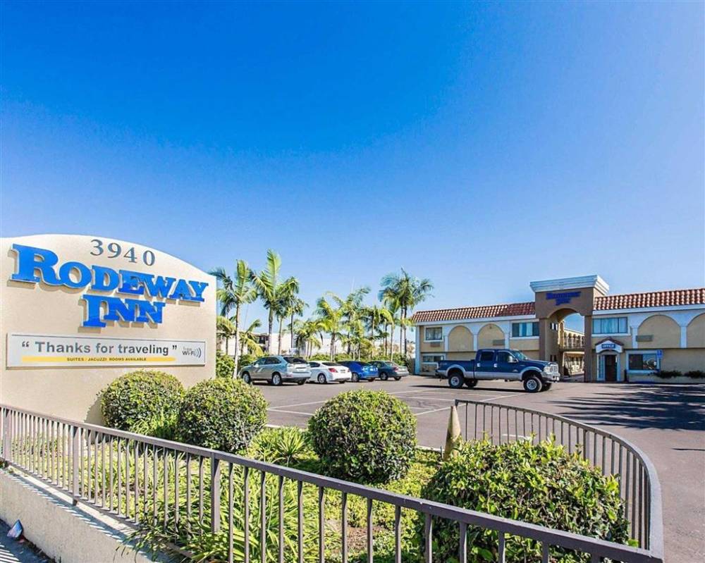 Rodeway Inn and Suites hotel in Inglewood, CA