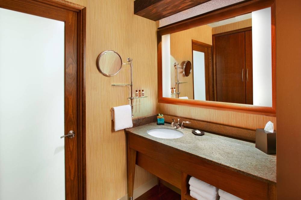 Traditional Guest Bathroom