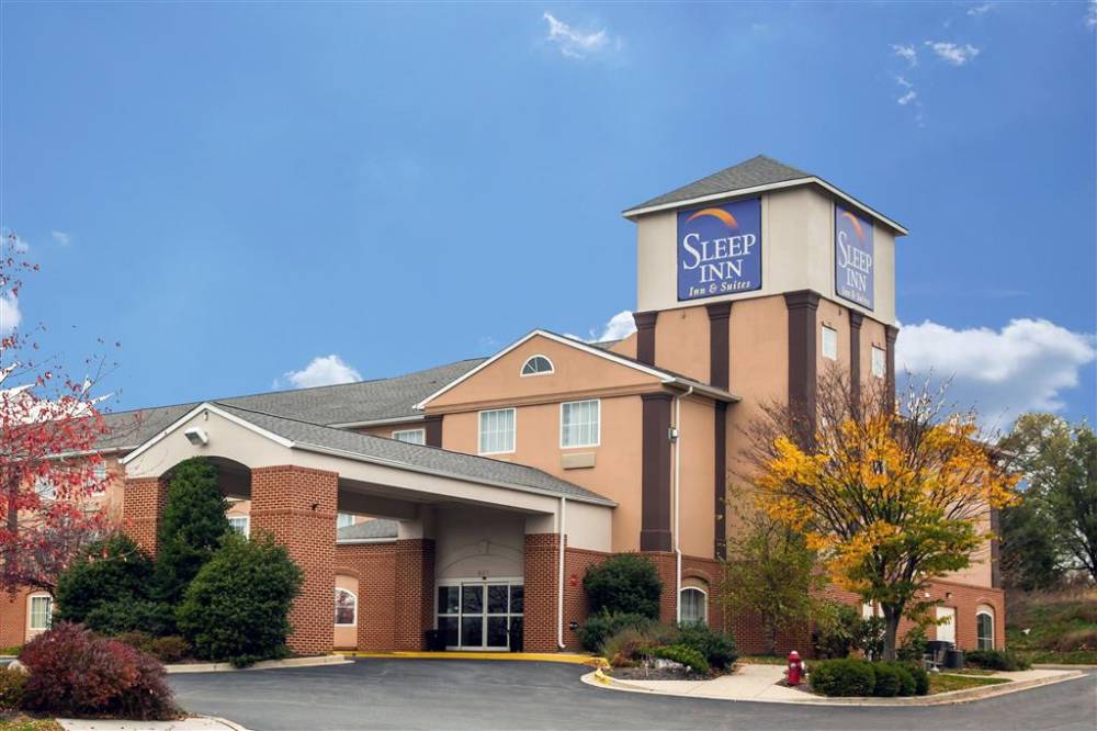 Sleep Inn And Suites 2