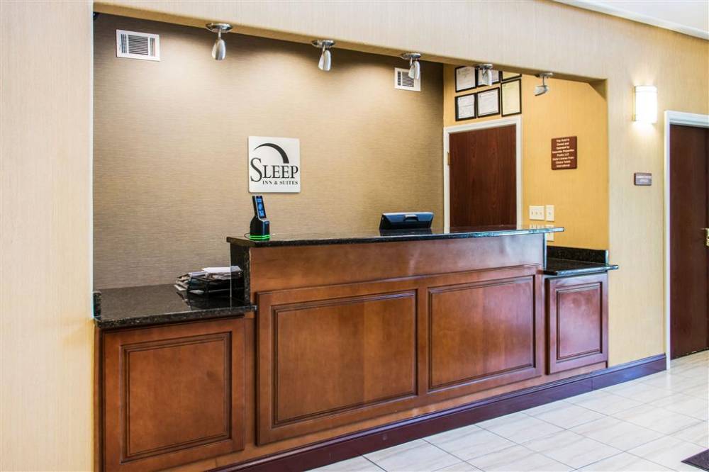 Sleep Inn & Suites 4