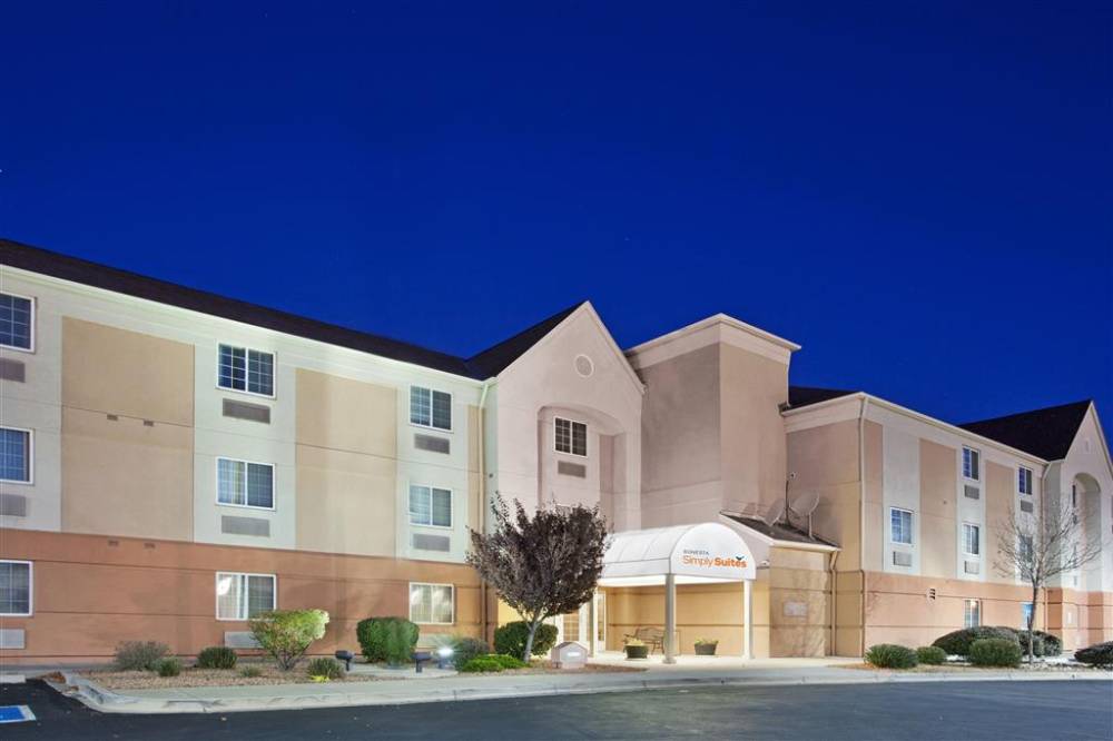 Sonesta Simply Suites Albuquerque Hotel Exterior