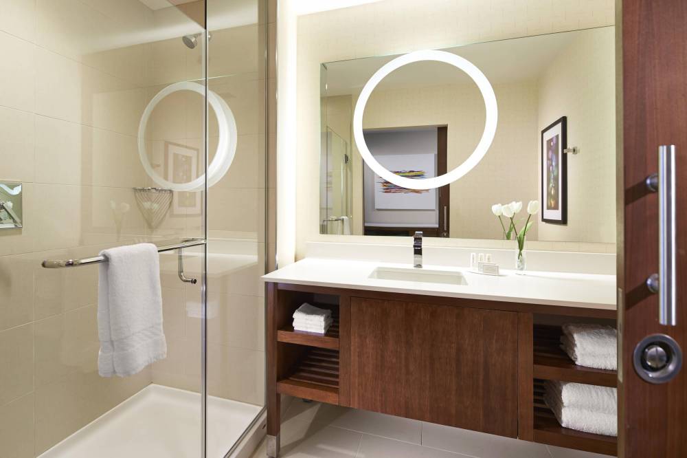 Suite Bathroom