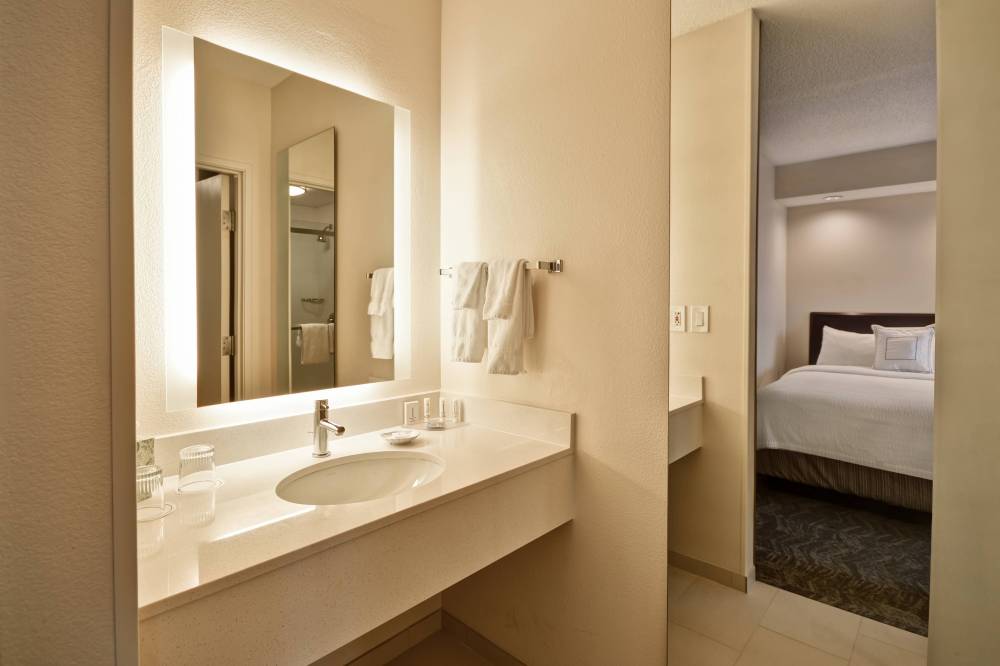 Suite Bathroom