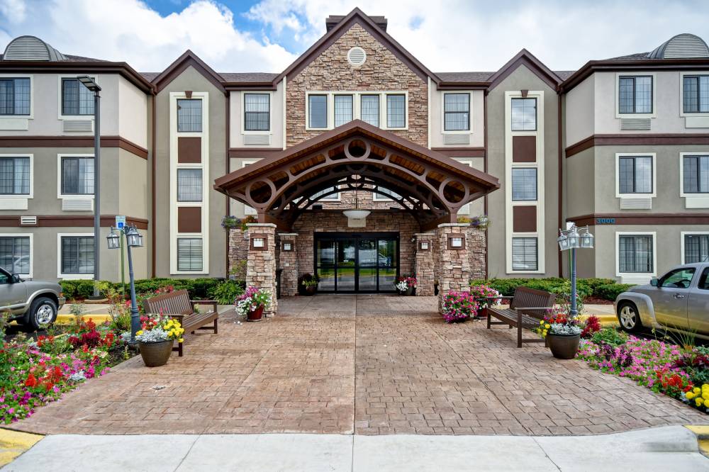 Welcome to the Staybridge Suites Grand Rapids Airp