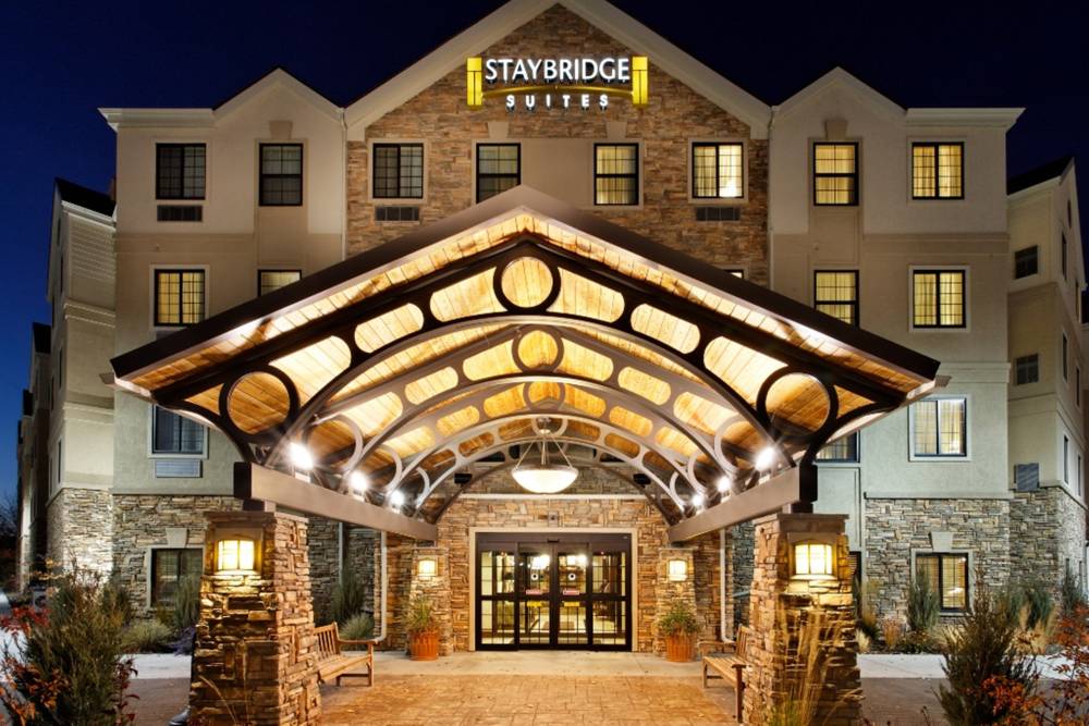 Staybridge Stes Dearborn 3