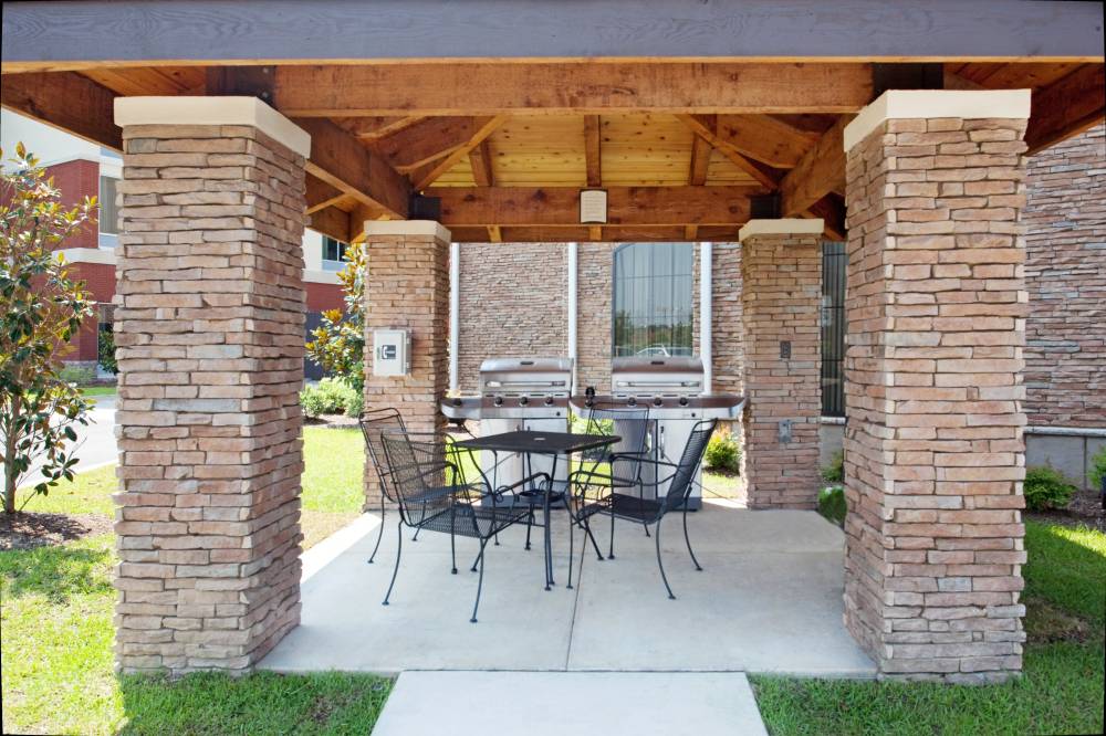 Outdoor Guest Patio at Staybridge Charleston South