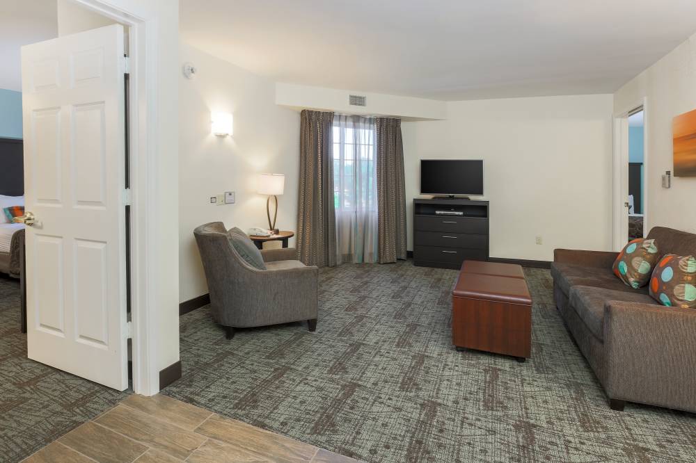 Staybridge Suites Mt Laurel 8