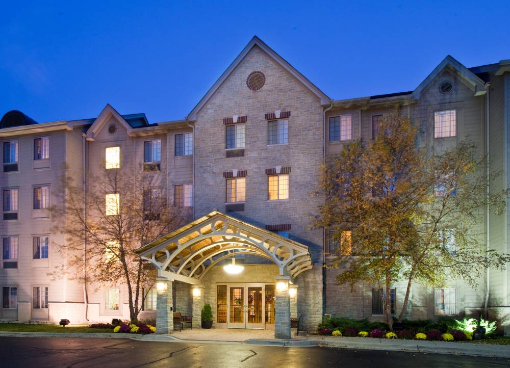 Staybridge Suites Oakbrook Ter 9