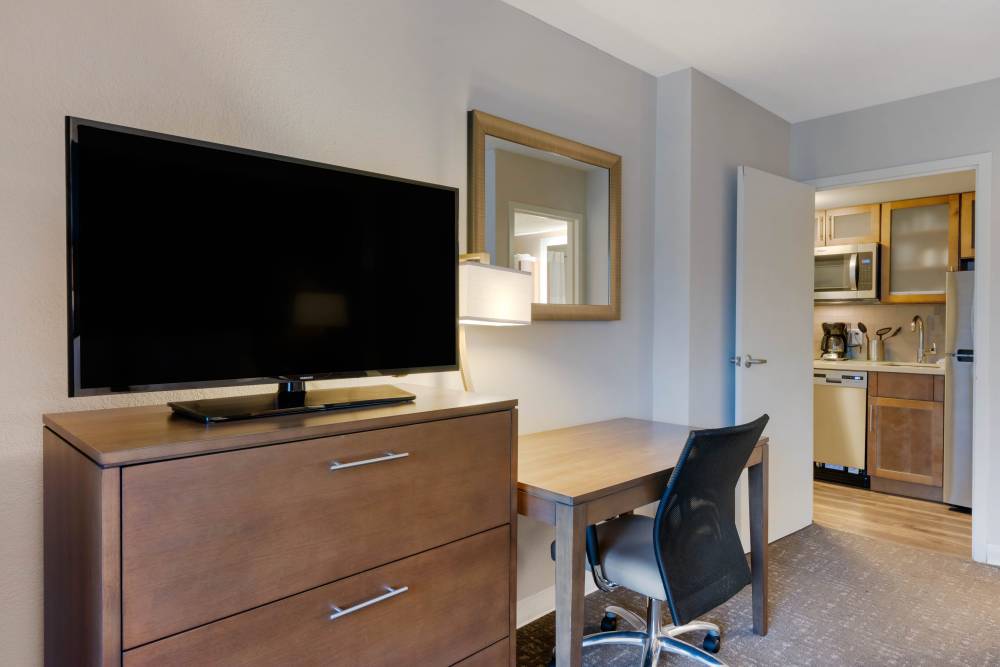 Staybridge Suites Royale Parc 10