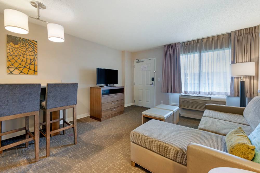 Staybridge Suites Royale Parc 6