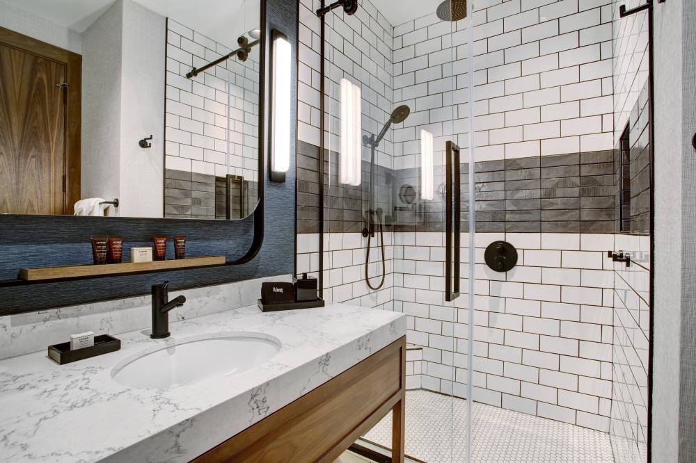 Sophisticated Queen Bathroom