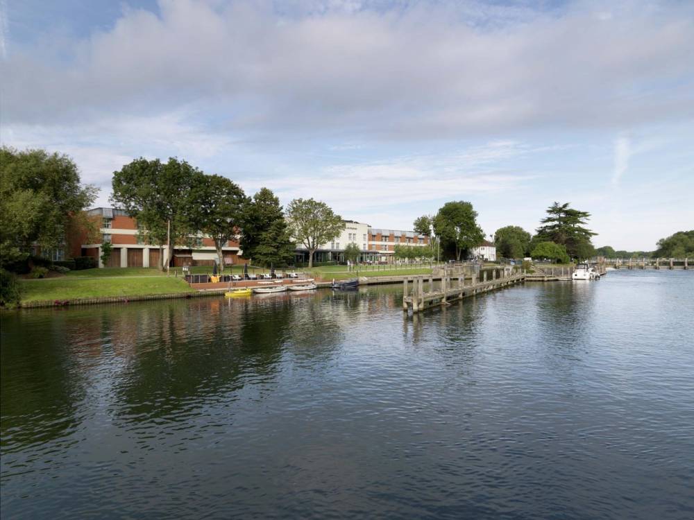 The Runnymede On Thames Riverside