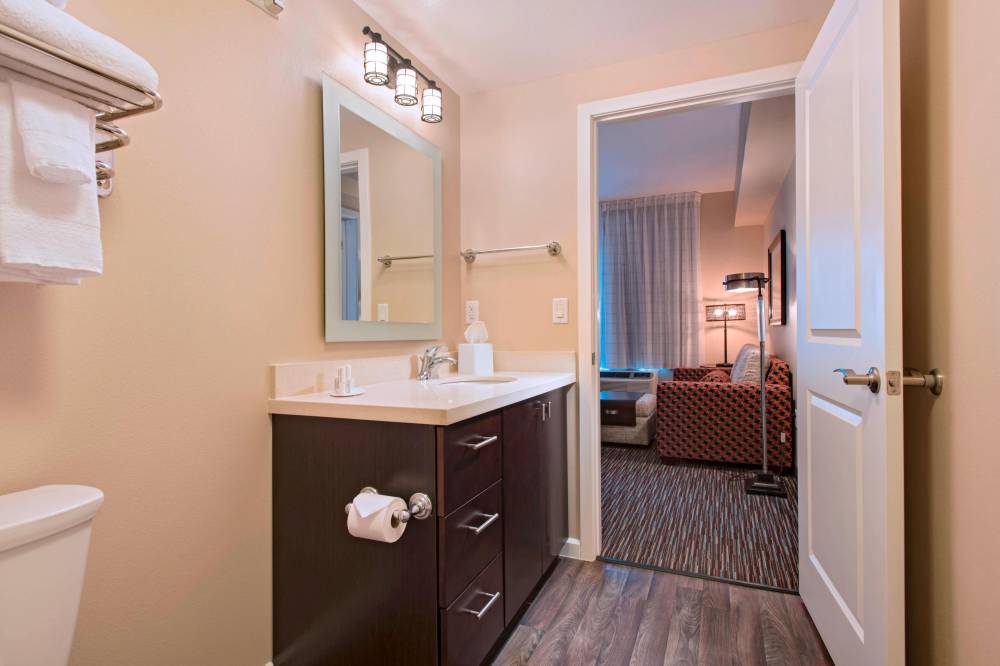 Suite Bathroom