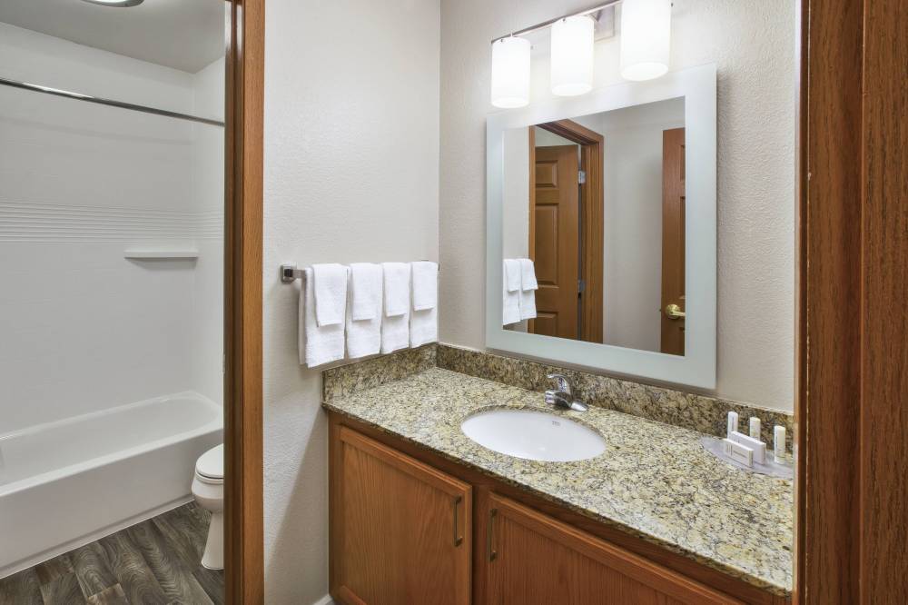 Suite Bathroom