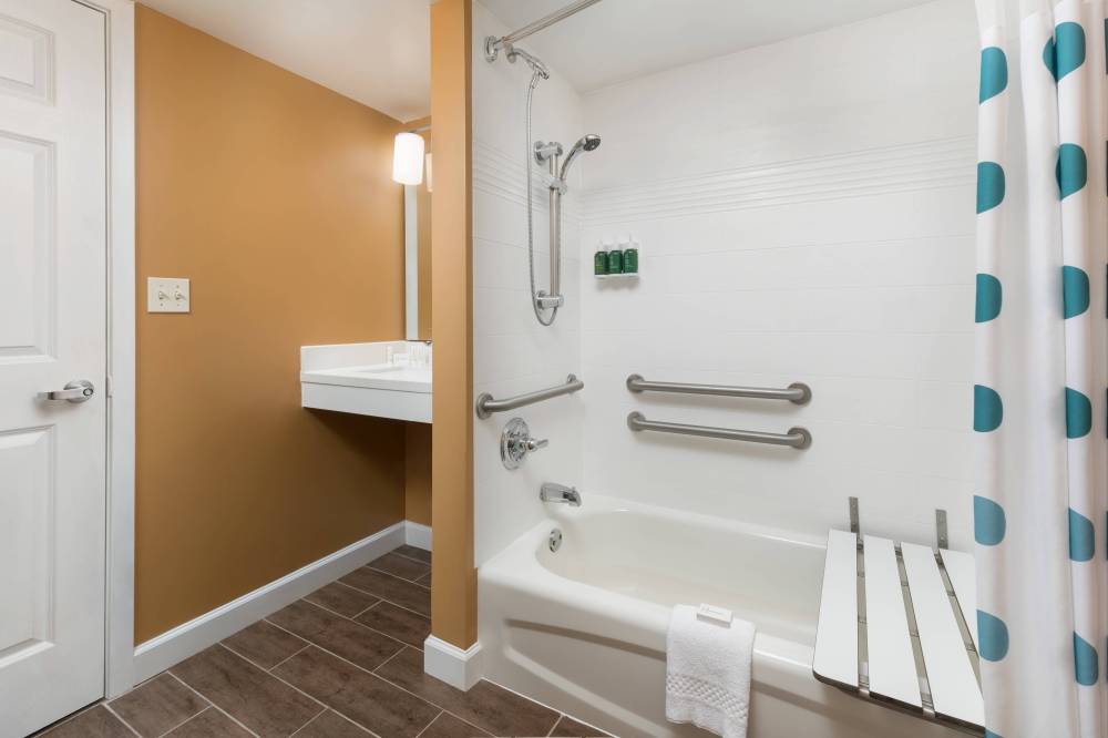 Accessible Bathroom - Tub