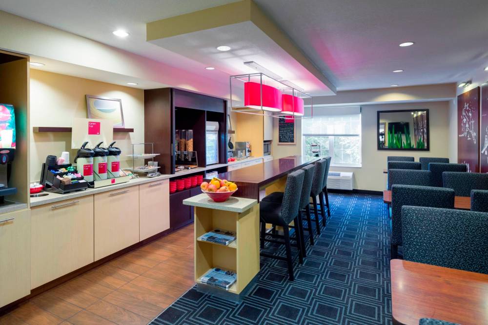 Towneplace Suites By Marriott Mount Laurel 9