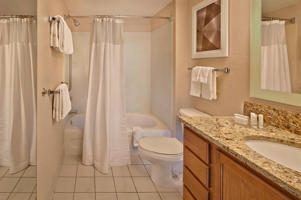 Suite Bathroom