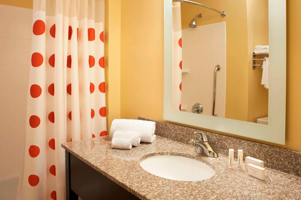 Suite Bathroom