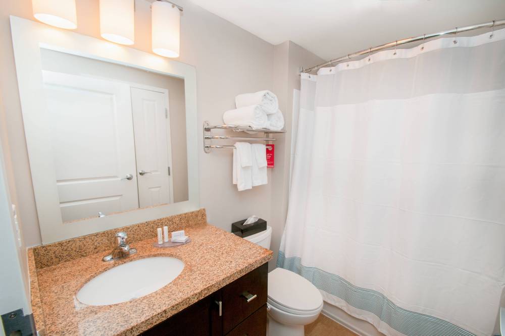 Suite Bathroom