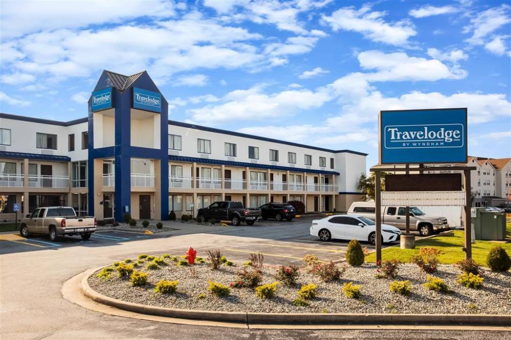 Travelodge By Wyndham Fort Wayne North 2